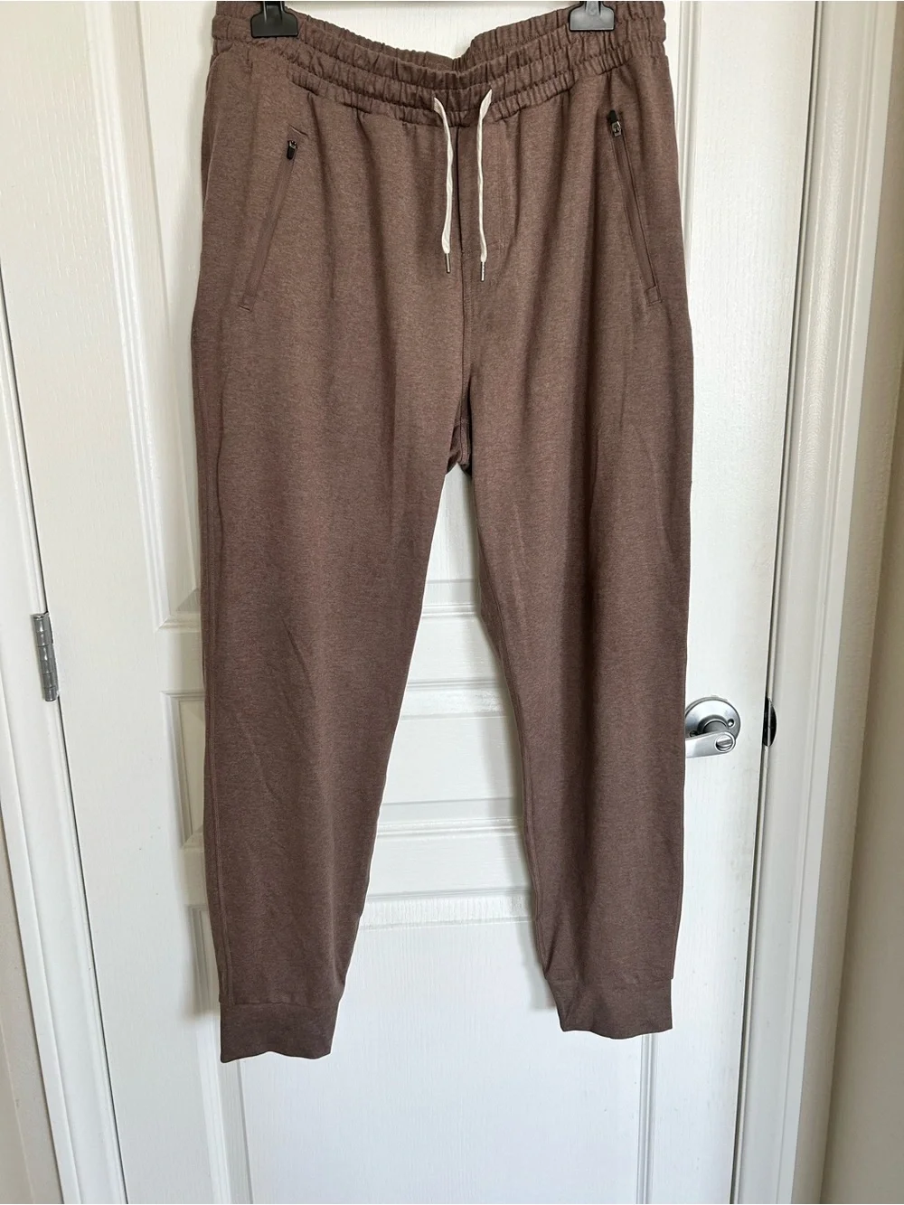 Vuori Men's Dark Brown Drawstring Joggers